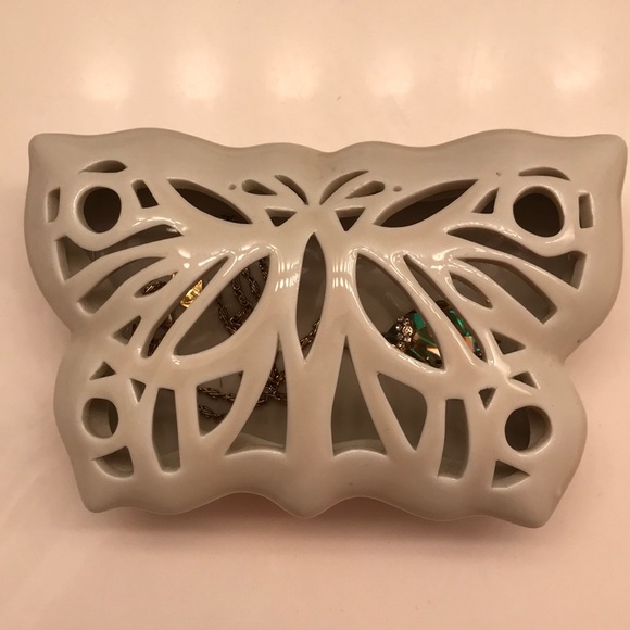Beautiful butterfly jewelry holder - Picture 2 of 4